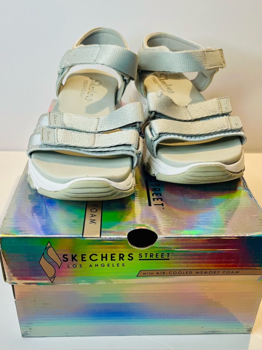 Skechers Grey   Athletic Shoes Comfortable Supportive Design - Picture 5 of 5